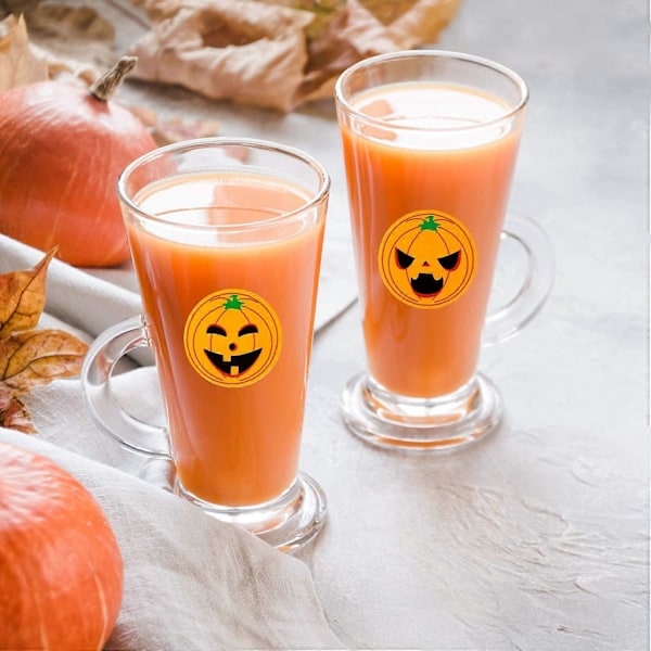 Rulla, jossa 500 kappaletta Halloween-kurpitsatarroja, söpöjä pyöreitä tarroja Halloweeniin