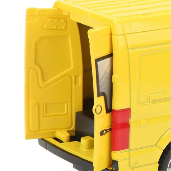 1:32 Diecast Bil Leksak Modell Dörr Öppnas Dra Tillbaka Ljus Ljud Legering Gjutning Display Fordonsmodell Gul
