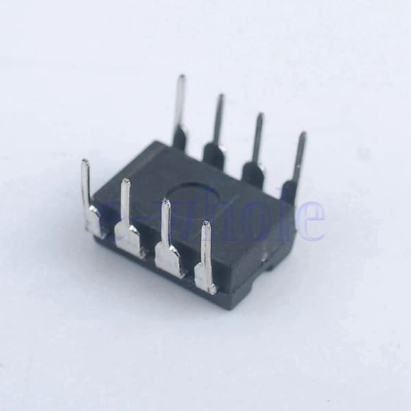10st NE555P NE555 DIP-8 Bipolära enstaka timer IC