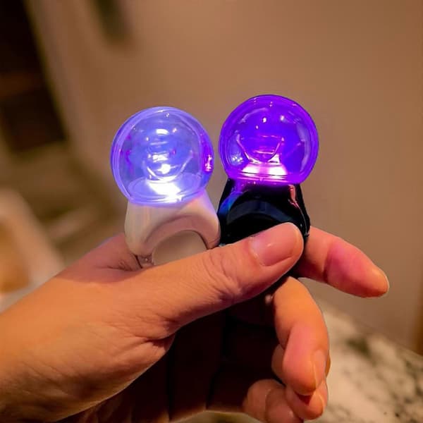 Multifunktionelle LED-støtteringtilbehør til koncerter og fester med langtidsholdbart batteri og behagelig pasform Hvid