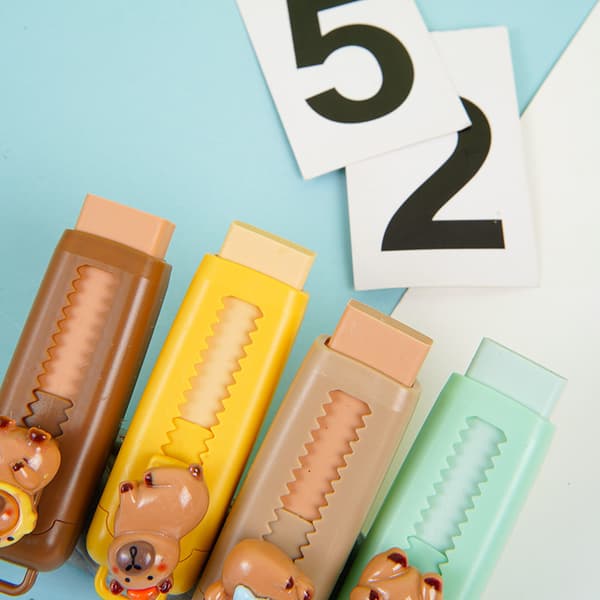 Ett capybara-format infällbart suddgummi, sött push-pull-suddgummi, studentsuddgummi, skol- och kontorsmaterial för capybara-entusiaster Dark brown