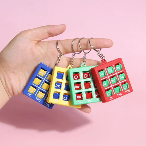 Tic-Tac-Toe XO Tre-schackspel Nyckelring Grundskoleelev Plastpussel Cirkel Gaffel Schack Små Leksaker För Barn Mini Tärningar three color random