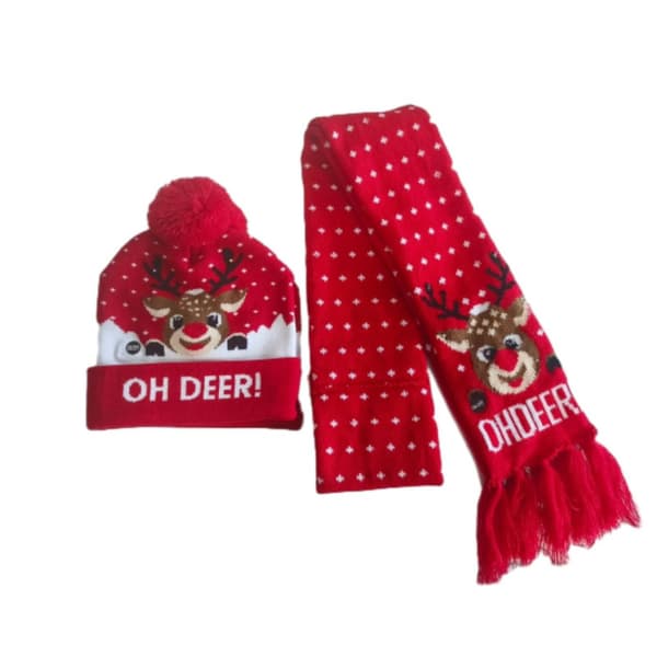 Julhatt och halsdukset med rentema