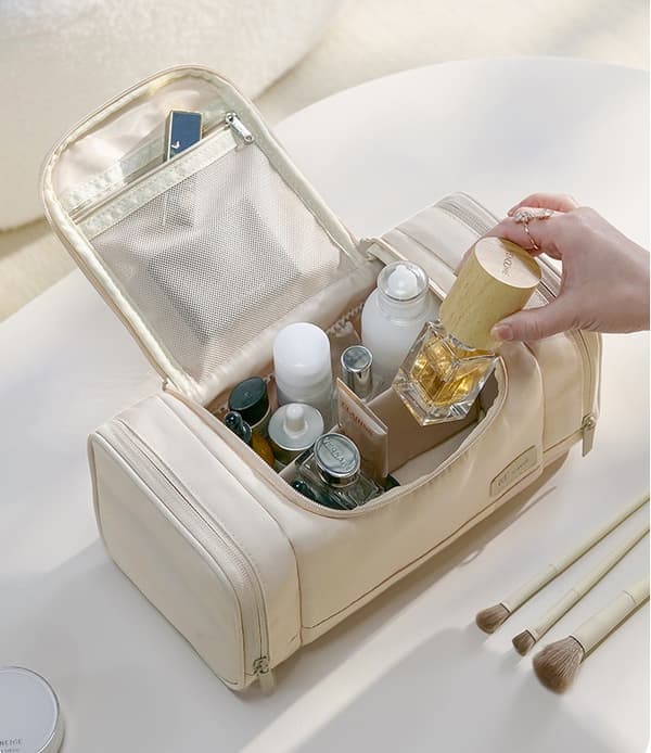 Bærbar makeup- og toilettaske til rejser Beige