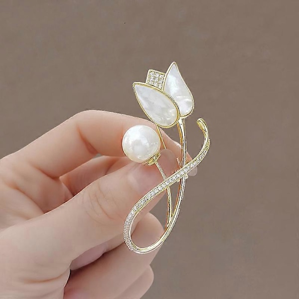 Shell Tulpan Blomma Brosch Nål för Kvinnor Flickor Mode Kristall Delikat Pärla Strass Broschen Slagstift Elegant Klänning Tillbehör