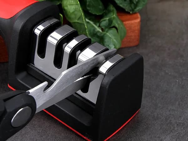 Knife Sharpener 3-in-1 - Sharpen Your Knives