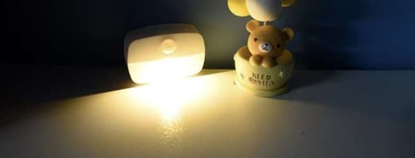 Trådløs LED-lampe med bevægelsessensor hvid, 3xAAA (medfølger ikke)