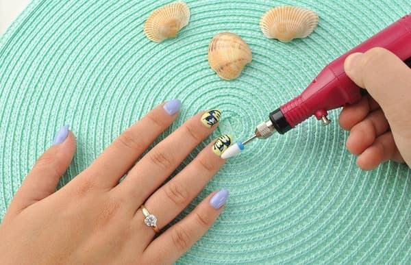 Keramisk neglefræser kegleform medium til gel/akryl, twist & lock