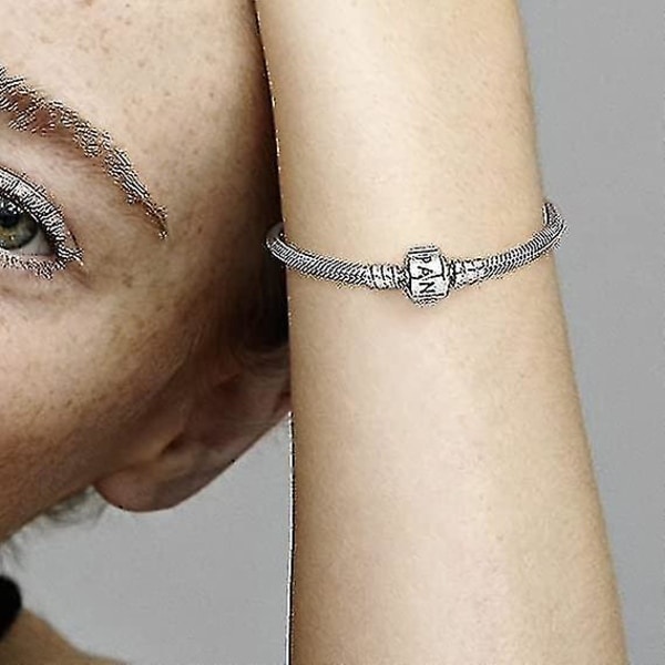 Pandora Moments Armbånd i Sterlingsølv med Ikonisk Slangekæde til Kvinder til Charms