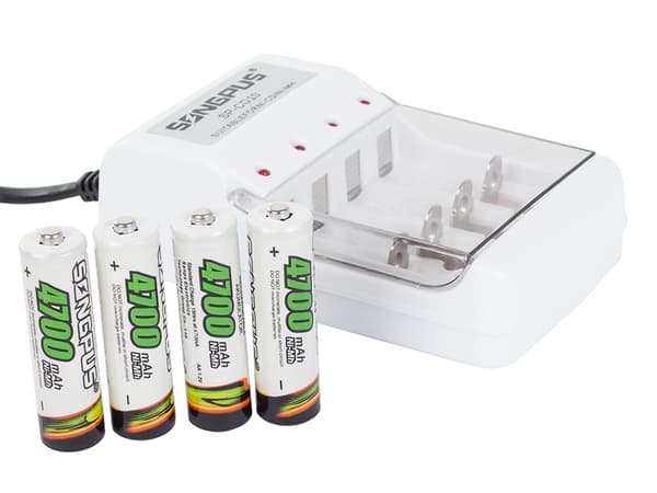 4x Batterilader - AA/AAA Batterier