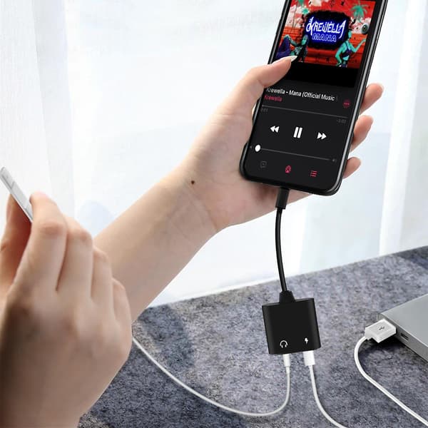 iPhone-ääni- ja latausadapteri Lightning- ja 3,5 mm -liitäntään - Musta