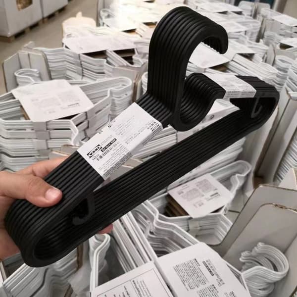 10-pack svarta plastgalgar med fast krok