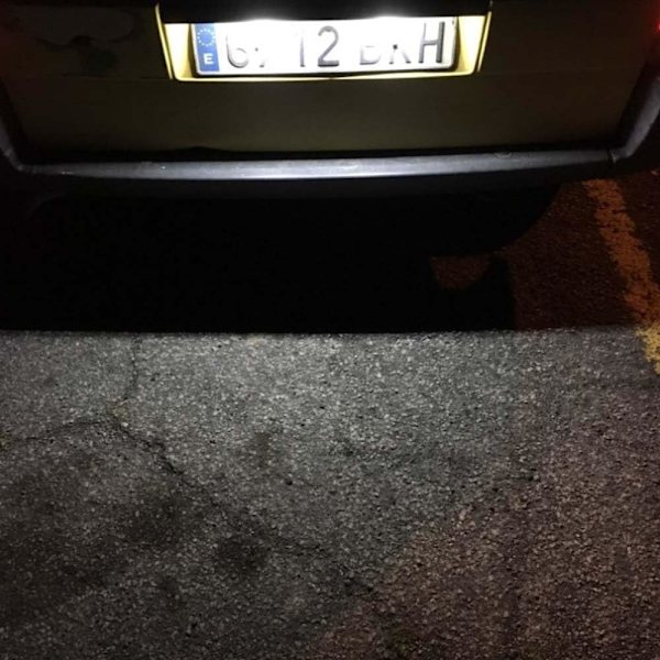2 kpl 18SMD LED-kilpien valonumerovalaisin V/W Transporte -autoon