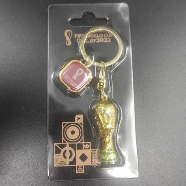 2 st 2022 FIFA World Cup 3D Trophy Nyckelring – Äg en Samlarvara F
