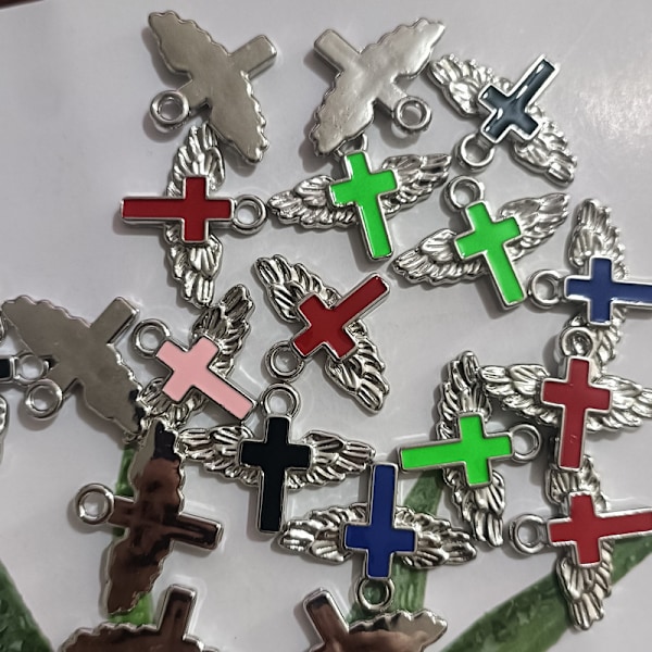 70 kpl risti siipien kanssa metalliset koristehelmet DIY-kaulakoruun, rannekoruun, korvakoruihin, korujen valmistukseen