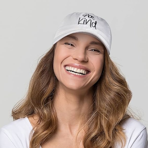 Hip Hop-keps med texten \"Var Snäll\" - Trendig Baseballkeps för Kvinnor, Unisex Mode i Bomull
