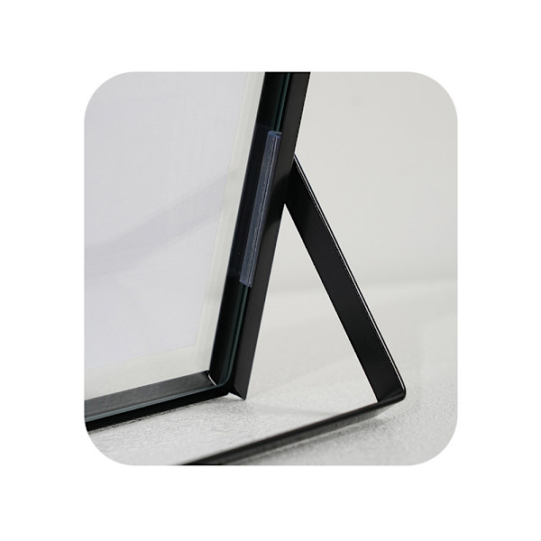 (Svart vertikal version + svart horisontell version) Metallbild