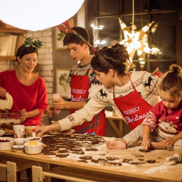 God Jul Juleforkle, Kjøkkengaver Trykt Kjøkkenforkle med Elg, Snømann, Elg Rudolph til Jul D A