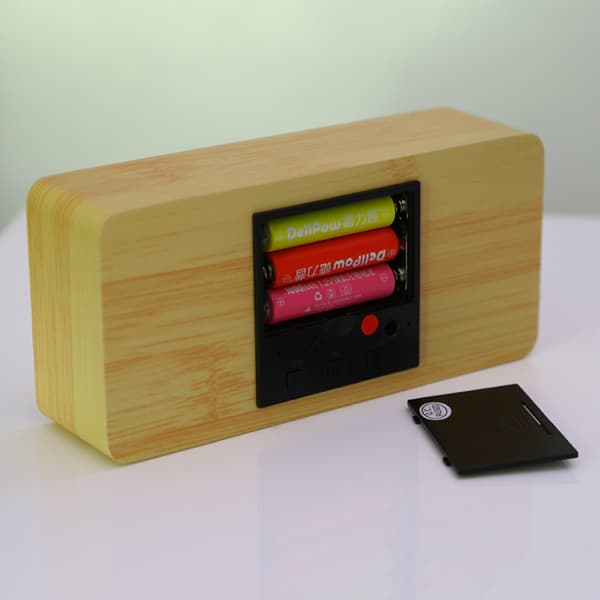 Trefarget digital klokke - Multifunksjonell LED-vekkerklokke med tid/D