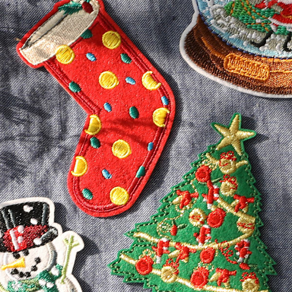 10 stykker julelapper, juleapplikasjoner, klistremerker, juleplagglapper, broderte juleapplikasjoner