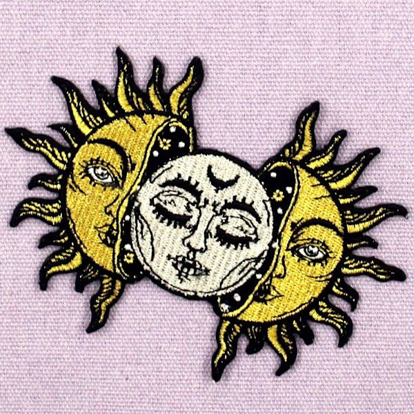 Broderet patch i form af solen og månen, til at sy eller stryge på Z
