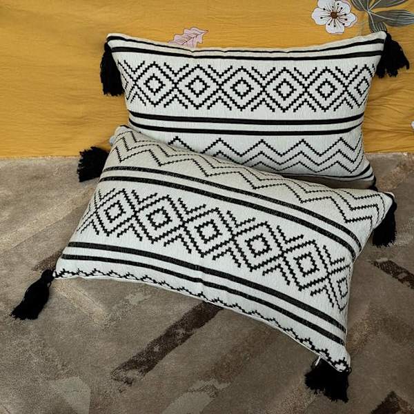 Set om 2 Vita/Svarta, Kuddfodral 30x50cm, Kuddfodral med Dekoration