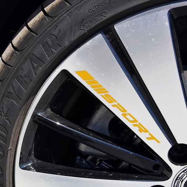 10 heijastavan autotarran sarja auton vanteille