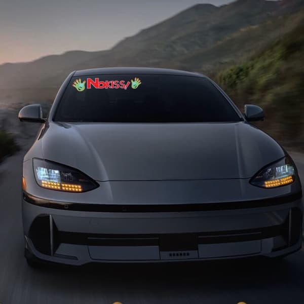 NoKiss Glow Panel Lysutsendende Vindus Racing Bilklistre Frontrute Dekorative LED Lys Tilbehør