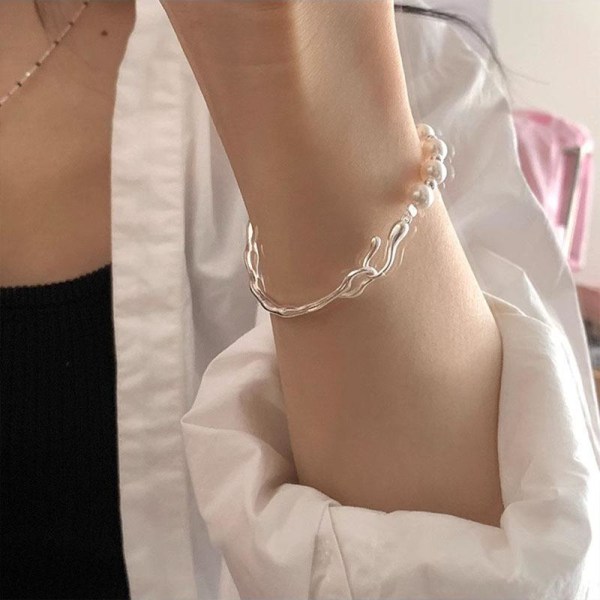 Designet halvarmbånd med perle for kvinner med enkelt temperament og allsidige high-end smykker
