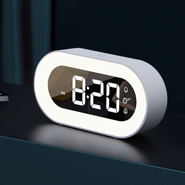 Liten Färgrik LED Digital Väckarklocka med Snooze, Enkel att Använda, Fullt Justerbar Ljusstyrka, Justerbar Alarmvolym, Strömadapter, Kompakt
