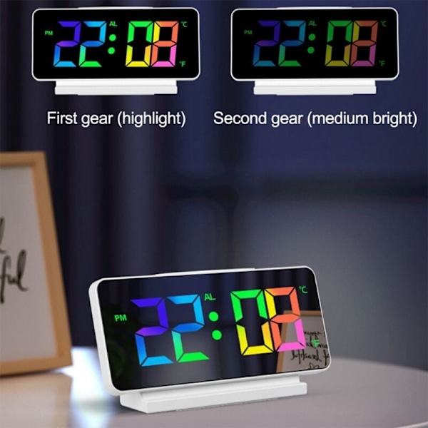 LED Digital väckarklocka, Stora siffror, Fetstil, Snooze, Justerbar volym, Enkel användning, för sovrum, kontor Röd