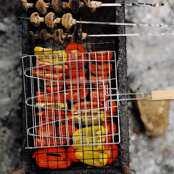 Grillnett for fisk, grillstativ for fisk, non-stick trippel fisk grillkurv, grillverktøy med trehåndtak, 2 stk.