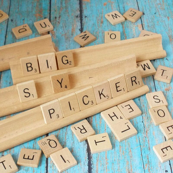 20 kappaleen pakkaus puisia laattatelineitä kirjaintelineille, Scrabble-laattatelineille, täydellinen askarteluun, pelinpidikkeisiin, 19 cm
