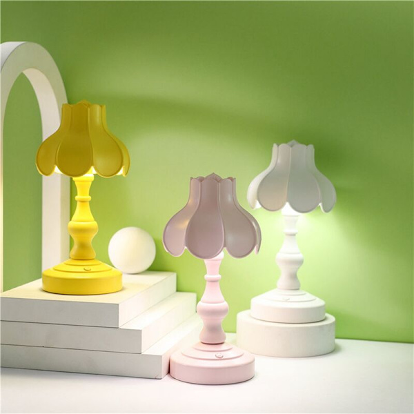 Europeisk nattbordslampe Lotus Dekor Mini LED nattlys for kjøpesenter Hjem Bar Liten lesebordslampe - Hvit