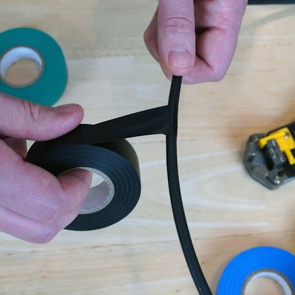 Svart elektriskt isolerande tejp - 19 mm x 20 m - stark, självhäftande - skydda, bunt, reparera kablar - 1 rulle