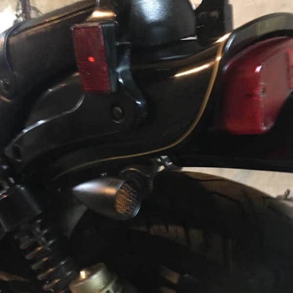 Motorcykel Retro Galler Blinkers LED Bromsljus Metall Skal Blinkers för