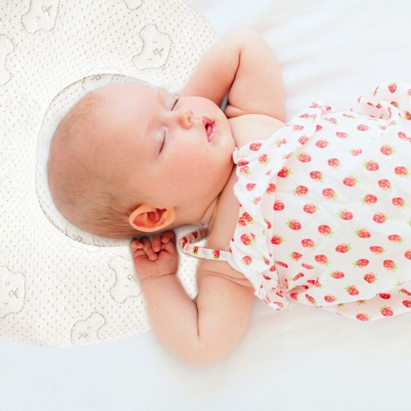 Baby pute mot deformasjon flatt hode baby myk pute vaskbar gave til baby 0-24 måneder (Love, 28 × 25,5 cm), Sunny