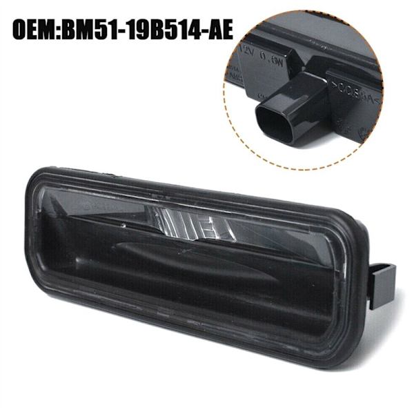 Mikrokytkinpainike rekisterikilven valolle, takaluukun kahva, sopii Focukseen M3 BM51-19B514-AE