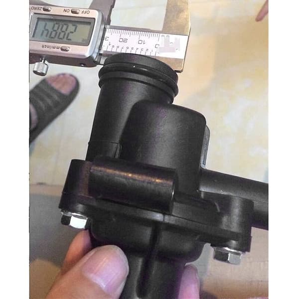 Bilkjølevæske Termostatmontering for 1.8 Motor PEM10025L