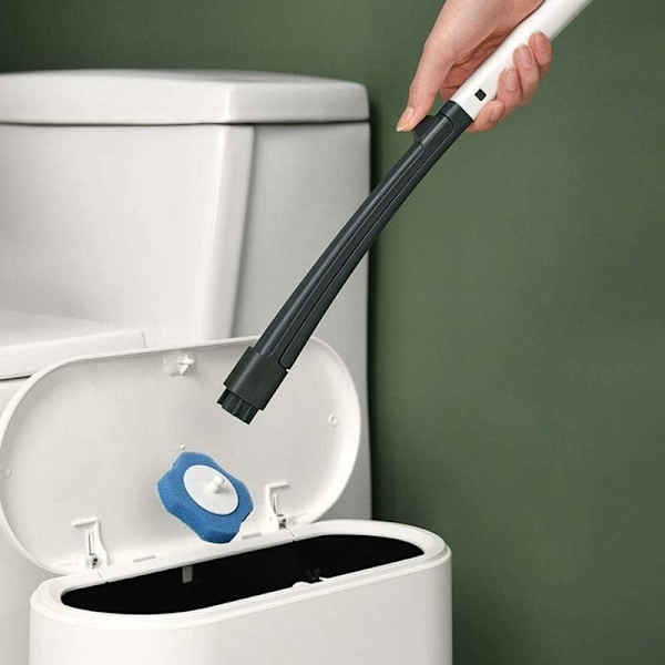 Pakkaus, jossa 16 kertakäyttöistä wc-harjan vaihtopäätä