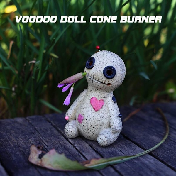 Voodoo-dukke kjeglebrenner, røyk kommer ut av øynene og munnvikene, skrivebords-harpiks ornament for voodoo-dukke røkelsebrenner for yogarom