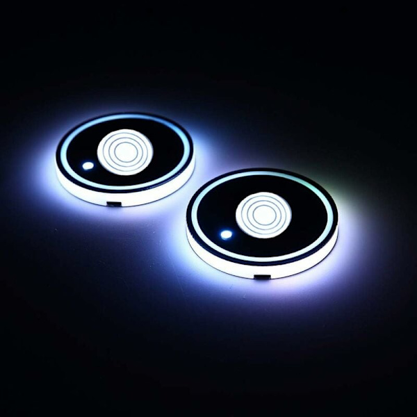 2-pak LED koppholder, LED-bilbrikke med 7 farger lysende koppunderlag, USB-ladekoppmatte for kopptilbehør, interiørdekor, lys