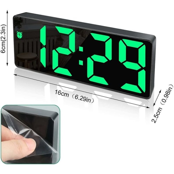 Digitalt vækkeur, stort LED-display, spejlur med snooze-funktion og USB-opladningsforbindelse Lysstyrkejusterbart vækkeur til