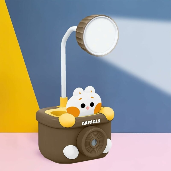Genopladelig skrivebordslampe til børneværelse, 360° fleksibel svanehals-skrivebordslampe, med USB-porte/blyantkutter/penneholder, øjenpleje bordlampe (brun)
