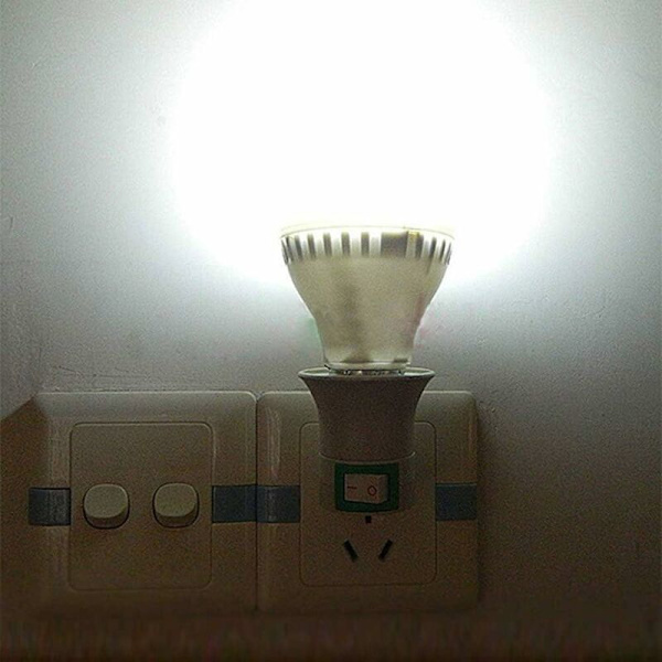 E27-kanta langattoman kytkimen kanssa, pohja E27 LED-lampulle, muovinen kanta nopeaa valaistusta varten, sopii autotallin valaisimeen, seinävalaisimeen, keittiövalaisimeen, 2 kpl pakkaus