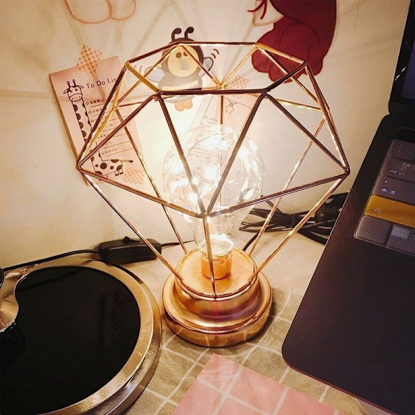 Sengelampe Dekorativ Natlampe, Diamantformet Retro Metal Bordlampe Batteridrevet Skrivebordslampe til Soveværelse, Stue, Bar, Hotel, Cafe (Rose