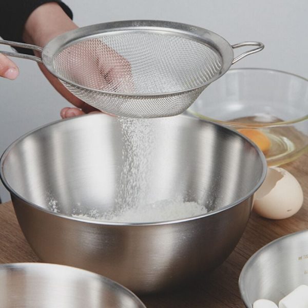 2 kappaletta ruostumattomasta teräksestä valmistettua sekoituskulhoa asteikolla, syvä munasekoituskulho, liukumaton keittiökulho ruoanlaittoon, leivontaan ja salaattiin