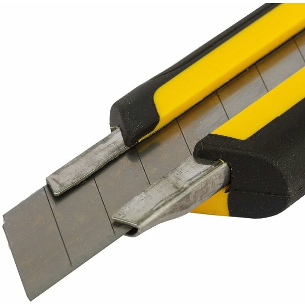 Cutter 25 mm med to-materiale kropp, bladlås, knekbar blad i 7, levert med 1 blad
