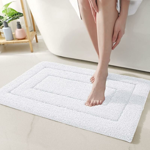 Badrumsmatta, Halksäker Superabsorberande Maskintvättbar och Torkbar, Extra Mjuk Golvmatta för Badkar, Duschutrymme, Handfat, 24\" x 16\", Vit