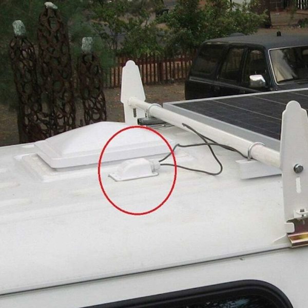 Matkailuautojen katon kaapeliläpivienti, kaapeliläpivientilaatikon pidike, vedenpitävä aurinkopaneelin UV-suoja Yksireikäinen kaapeliläpivienti Kaapelinsuojus, matkailuautoille veneille